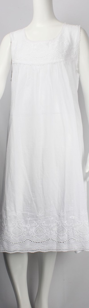 Cotton sleeveless 3/4 length  nightie w lace trim and embroidered bodice and hem Style: AL/ND-190WHT image 0